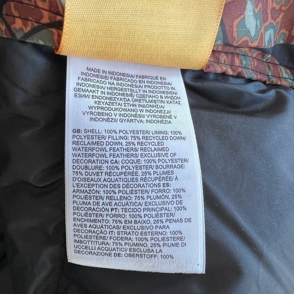 The North Face Printed 71 Sierra Down Short Jacket - Picture 9 of 13
